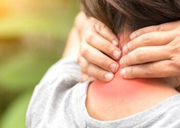 Así puedes tratar los dolores cervicales