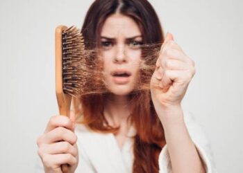 ¿Cómo evitar la caída del cabello de manera natural?