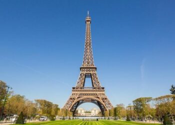 La torre Eiffel, el monumento que ha engalanado a París desde 1889
