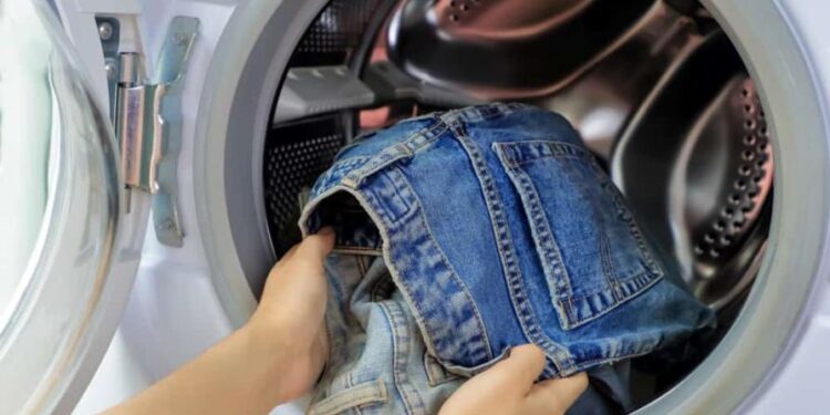 Consejos para lavar tus prendas de jean