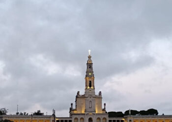 Una ciudad divina: Fátima, la Virgen en el corazón de Portugal