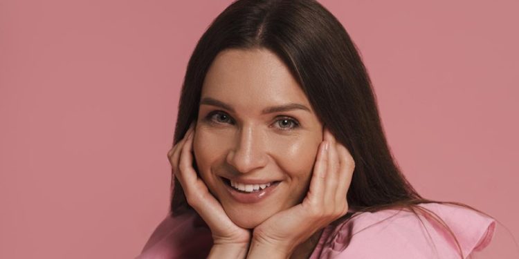 ¿Qué es la toxina botulínica? Suaviza líneas de expresión sin cirugía